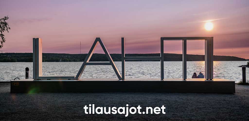 Lahti kyltti satamassa auringonlasku - Tilausajot.net