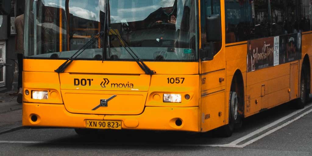 keltainen linja-auto