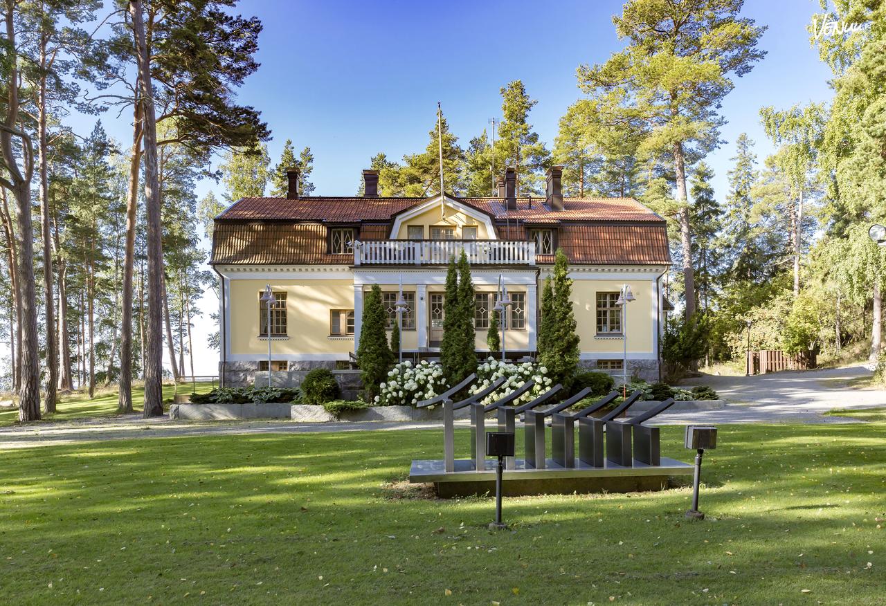 Airisniemen Kartano häät meren rannalla Turussa – historiallinen kartanohääpaikka merimaisemissa