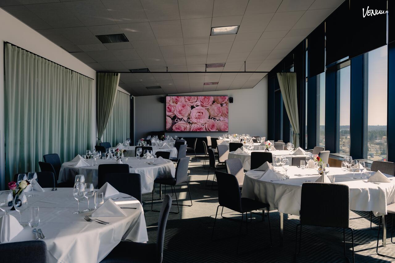 Clarion Hotel Helsinki Airport Horizon Vantaalla hääkuljetuksiin ja tilausajoihin - Tilausajot.net