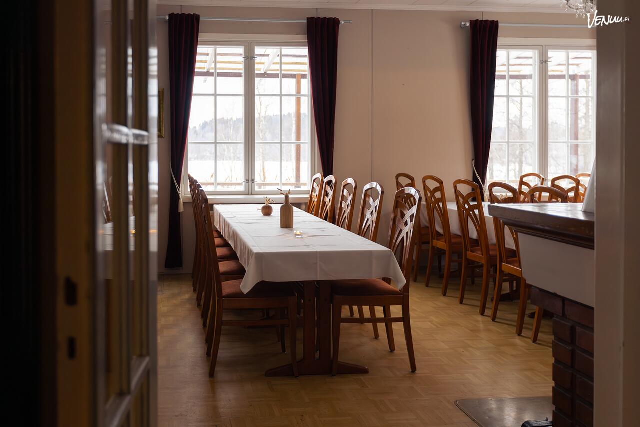 Kristillan Kartano juhlasali Tampere hääkuljetus - Tilausajot.net