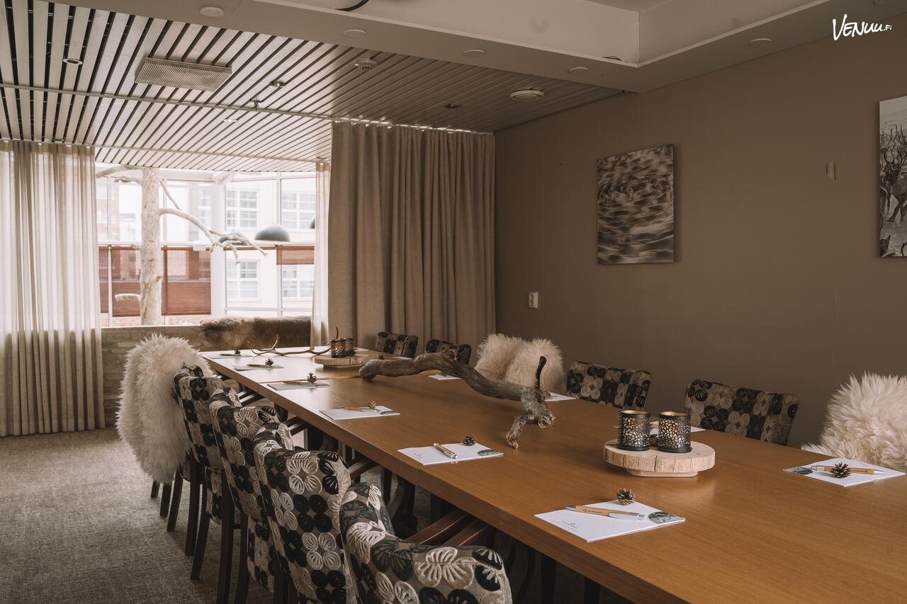 Lapland Hotels Tampere Lappi kokoustila – tunnelmallinen kokousympäristö Tampereella