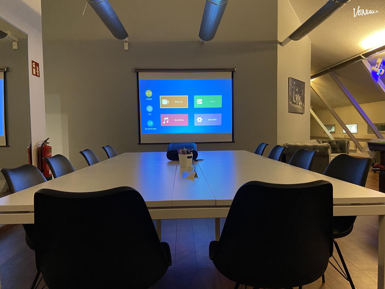 Portsan Ullakko Turku kokoustila ryhmäkuljetuksella - Tilausajot.net