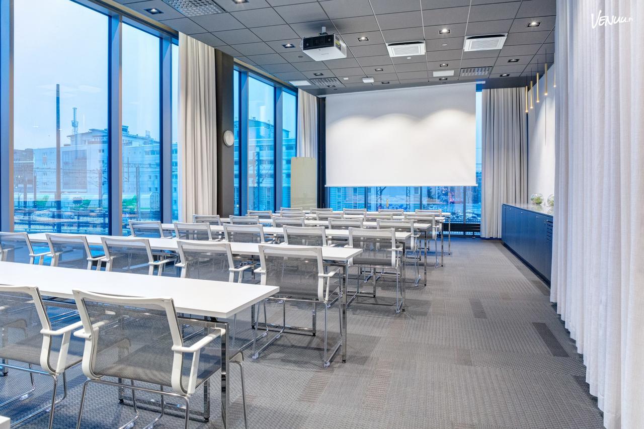 Technopolis Luoto kokoustila Tampereella – moderni ja valoisa kokousympäristö