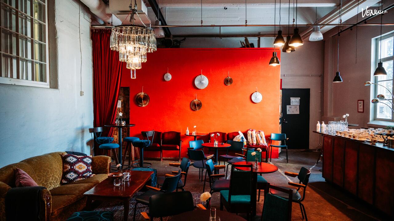 Tehdas Teatteri Lämpiö Turku juhlatila syntymäpäiville tilausajolla saapuville - Tilausajot.net