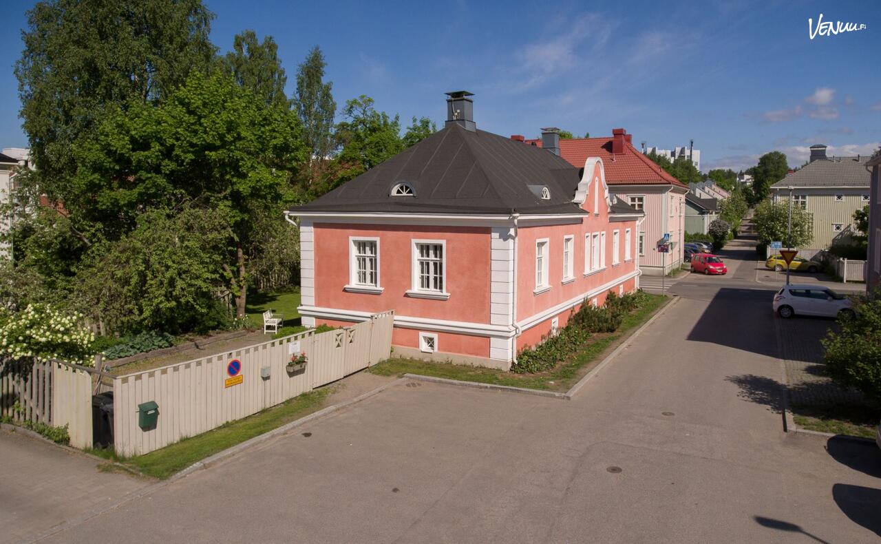 Tilaisuus Villa Sofia Tampere hääpaikka kuljetuksille sopiva - Tilausajot.net