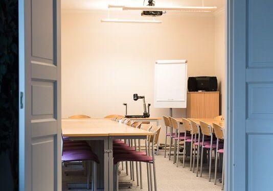 Tampereen Seudun Yrittäjänaisten kokoushuoneisto – käytännöllinen kokoustila Tampereella