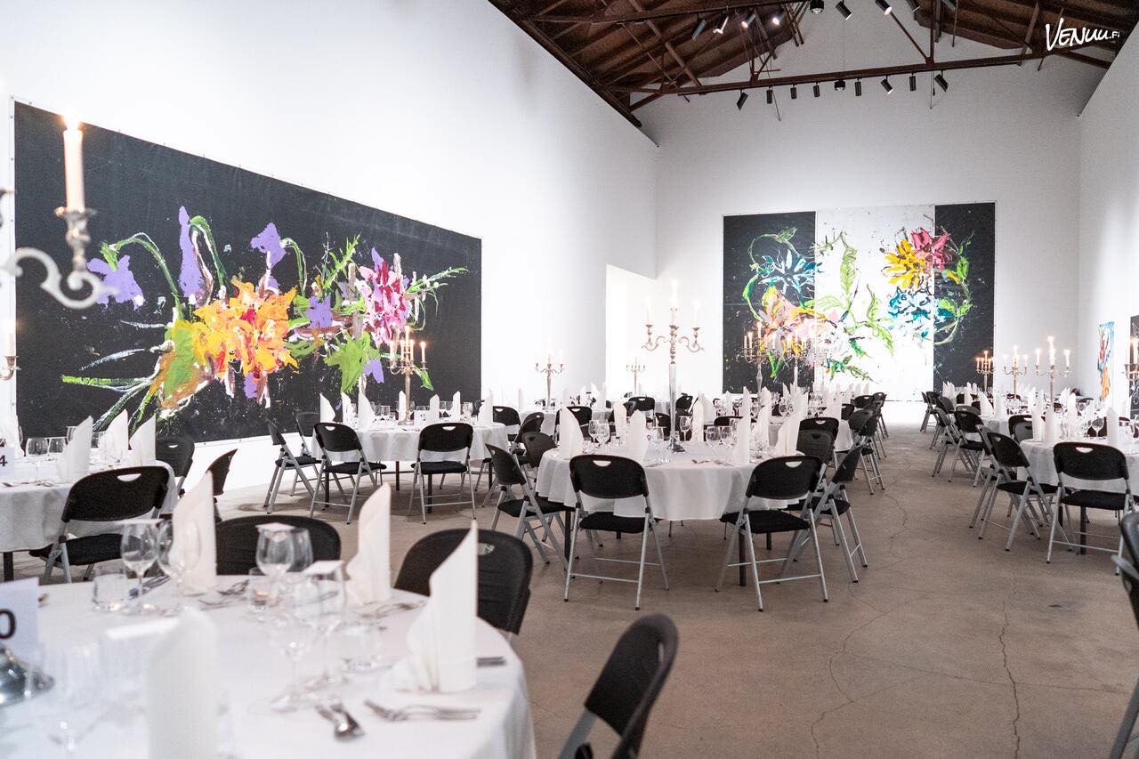 Makasiini Contemporary Helsinki juhlatila tilausajo vieraat saapuminen - Tilausajot.net