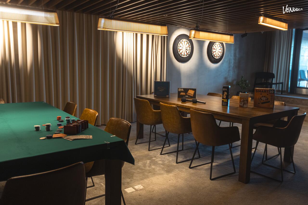 Hertsin Yläkerta Lounge Room syntymäpäiväjuhlat Herttoniemessä – rento juhlatila Helsingissä