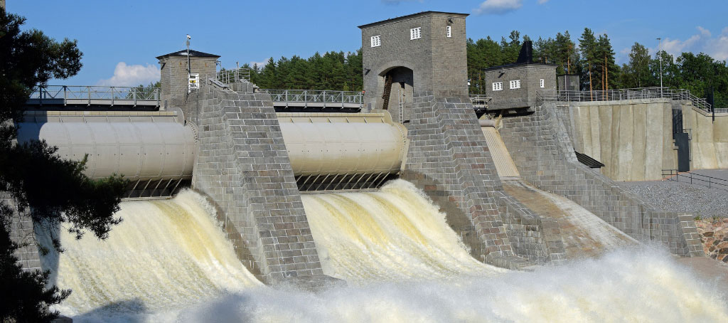 Idyllinen suomalainen kesäteatterimaisema Imatrall